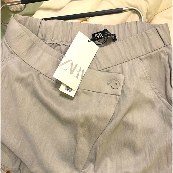 ZARA Asymmetrical Elastic Waist Wide Leg Cargo Utility Pants - Picture 5 of 6